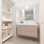 Aqua 公寓 *