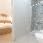 Aqua 公寓 *